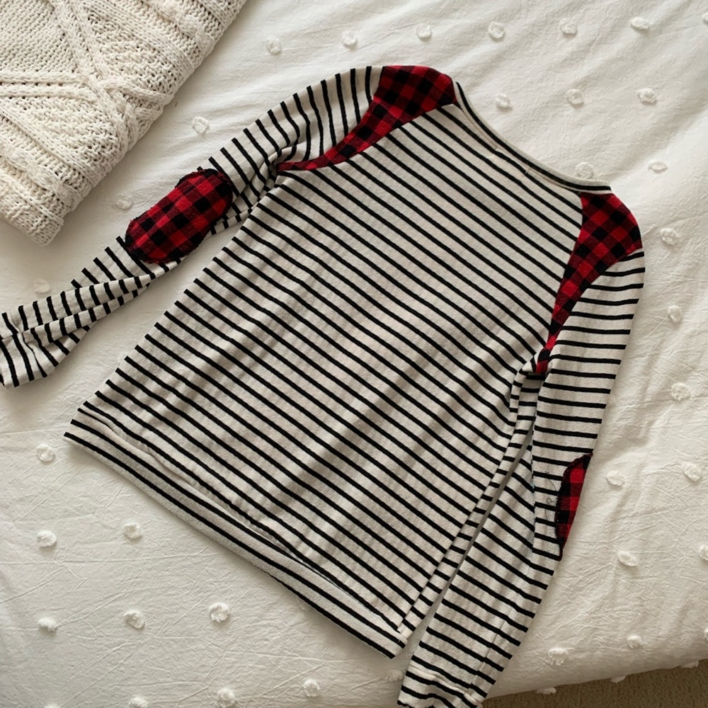 Super cute top with Buffalo plaid !